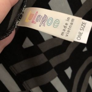 LuLaRoe Pants - LuLaRoe Black & Gray Print Leggings Size OS LuLaRoe Pants - LuLaRoe Black & Gray Print Leggings Size OS